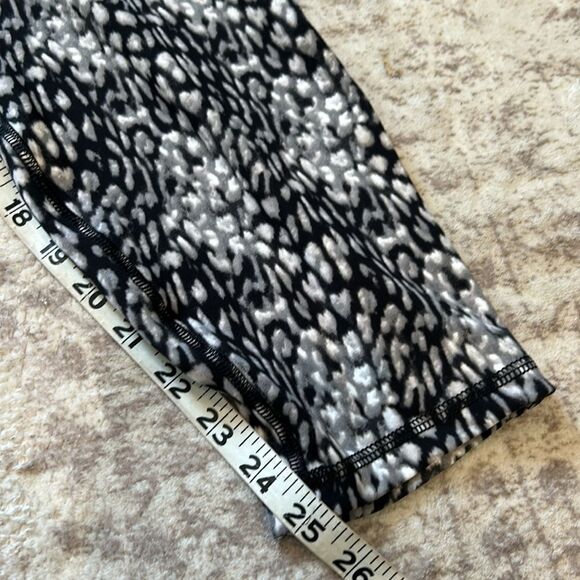 Lane Bryant LIVI leggings soft light and stretchy size 18/20 new - Picture 8 of 10